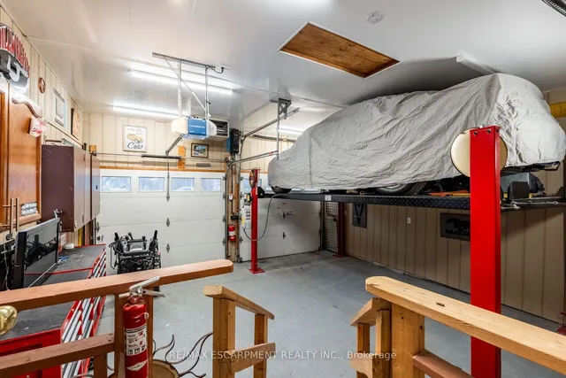 Additional image 40 of 75 Chatsworth Cres