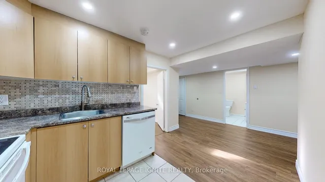 Additional image 34 of 141 PONYMEADOW Terr