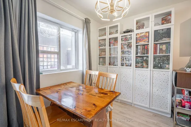 Additional image 9 of 141 Catharine St Unit 103