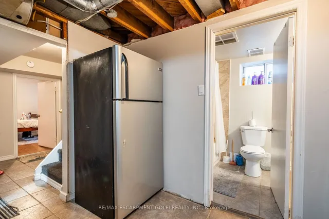 Additional image 34 of 124 WHITNEY Ave