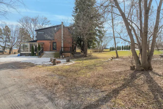 Additional image 37 of 3015 Dundas St