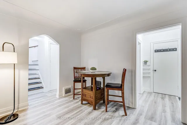 Additional image 8 of 14 WALKER Ave