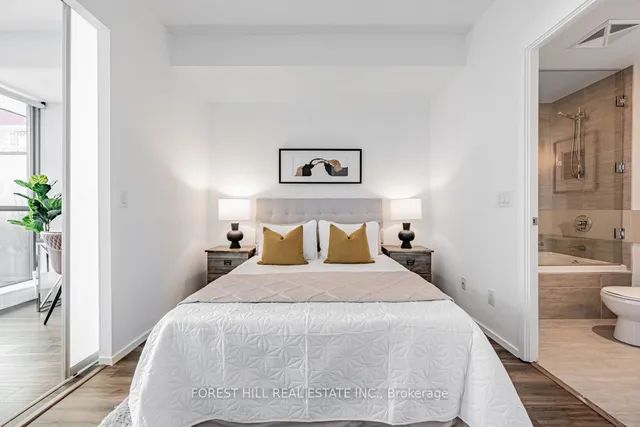 Additional image 17 of 8 Charlotte St Unit 905