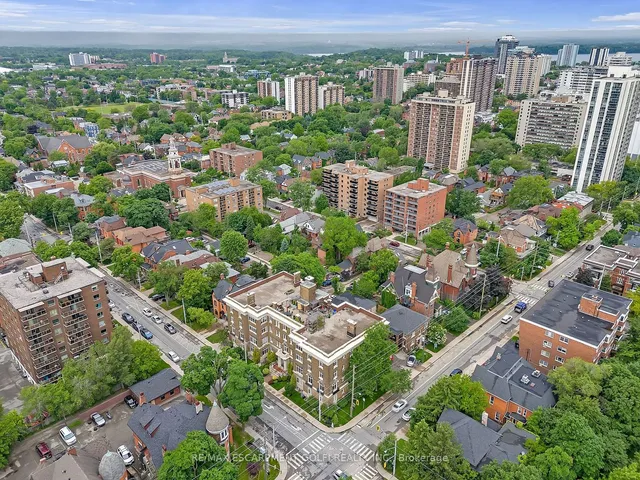 Additional image 40 of 86 Herkimer St Unit 13