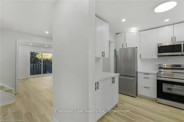 Additional image 11 of 1420 Garth St Unit 5