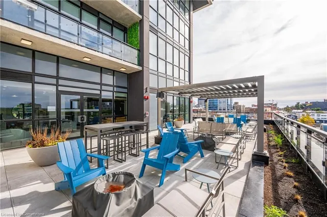 Additional image 31 of 60 Charles St Unit 2204