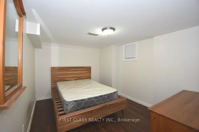 Additional image 22 of 102 Greenwood Ave