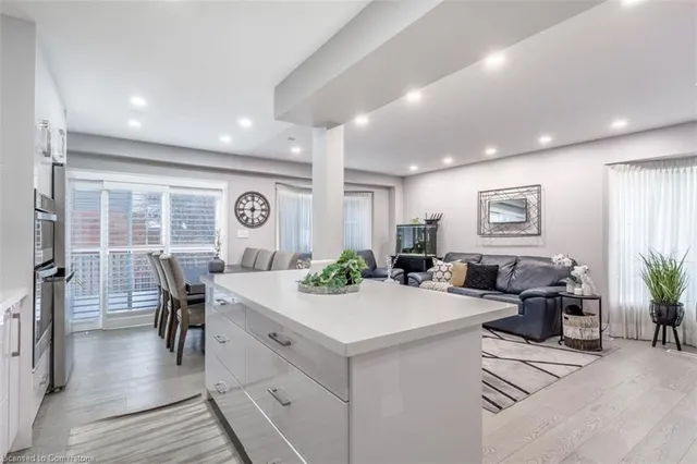 Additional image 11 of 179 Highbury Dr