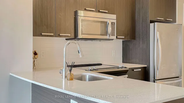 Additional image 12 of 30 Roehampton Ave Unit 1001