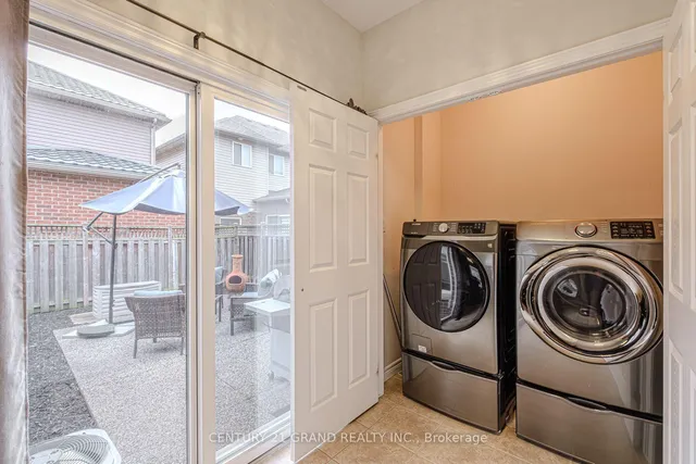 Additional image 22 of 229 Springvalley Cres