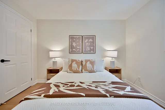 Additional image 31 of 28 Baronial Crt