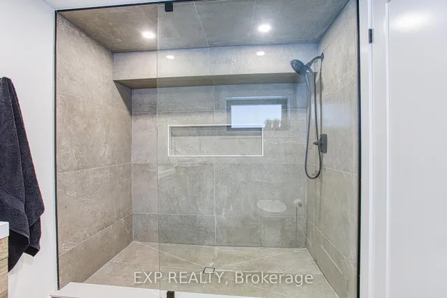 Additional image 33 of 409 Erindale Dr