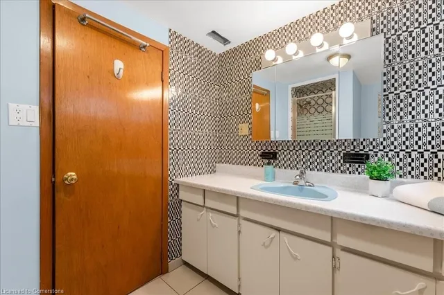 Additional image 36 of 43 Seaton Place Dr