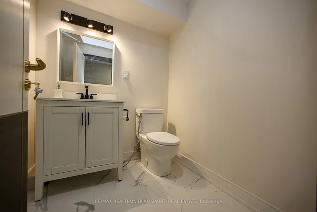 Additional image 32 of 66 Moore Park Ave