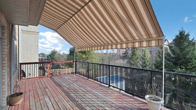 Additional image 47 of 32 Intrigue Tr