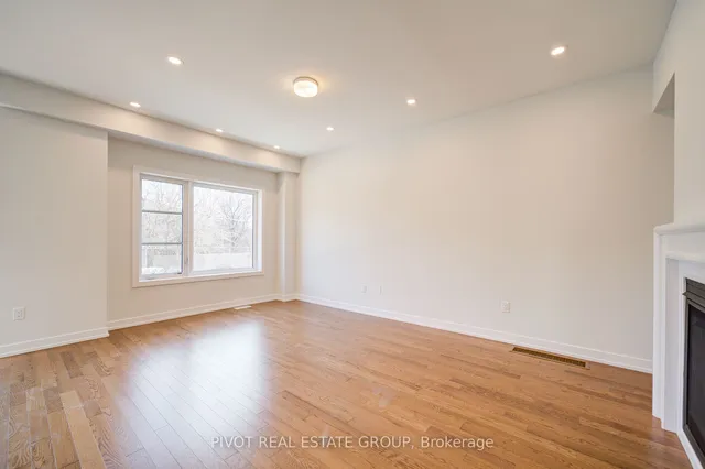 Additional image 11 of 27 Danielle Moore Circ