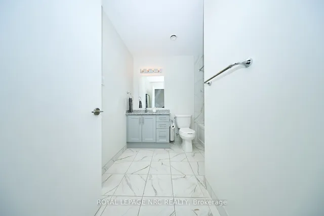 Additional image 3 of 600 North Service Rd Unit 415