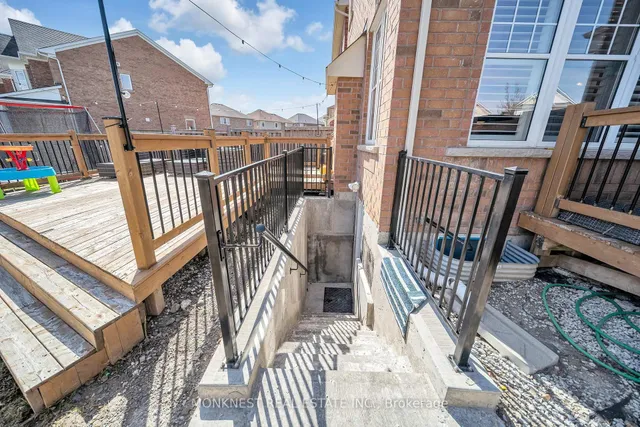 Additional image 38 of 97 Miracle Tr