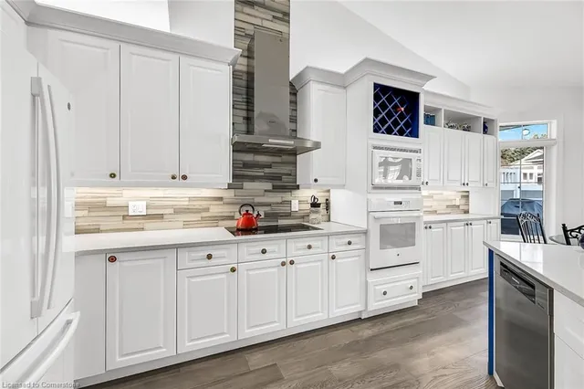 Additional image 20 of 86 Silverbirch Blvd