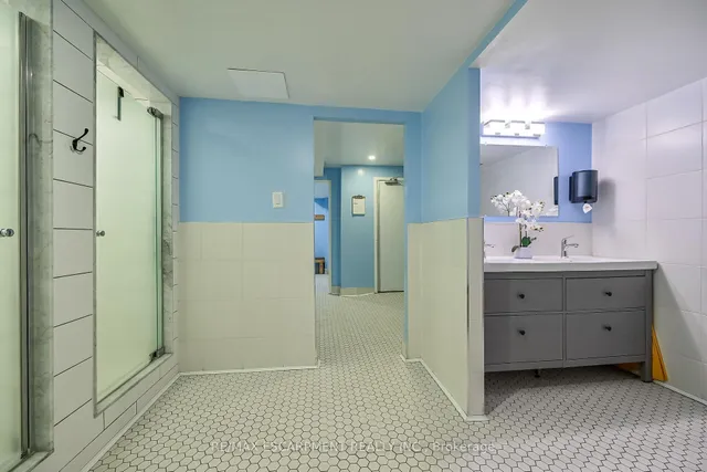 Additional image 41 of 1966 MAIN St Unit 502