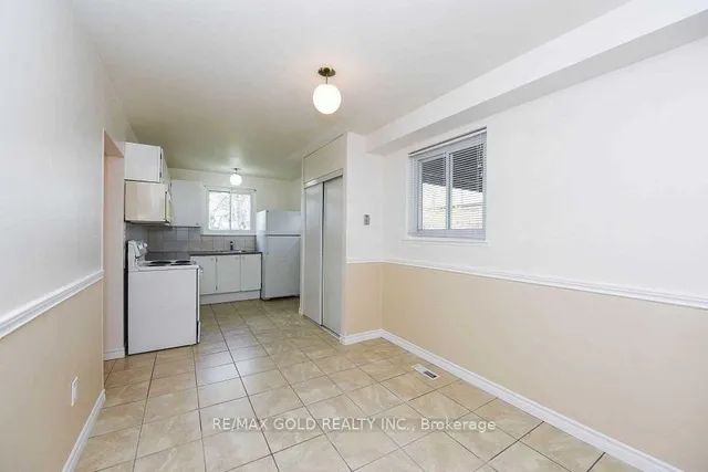 Additional image 2 of 3657 Woodruff Cres