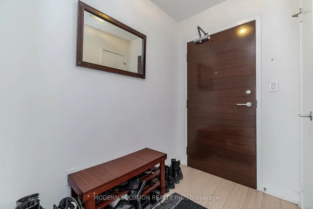 Additional image 31 of 10 Capreol Crt Unit 925