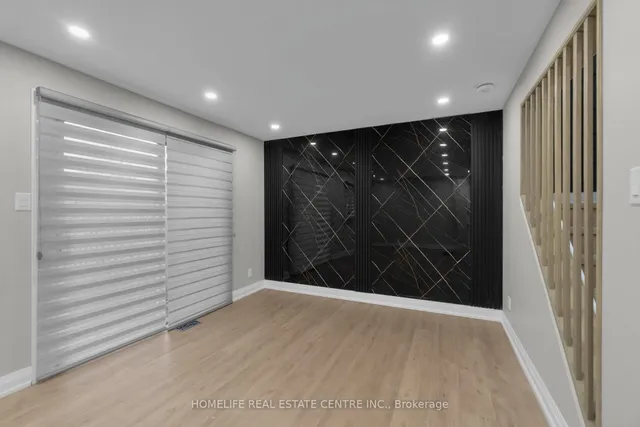 Additional image 9 of 11 Jason Sq