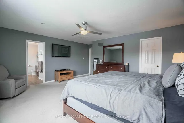 Additional image 29 of 212 Bradley Ave