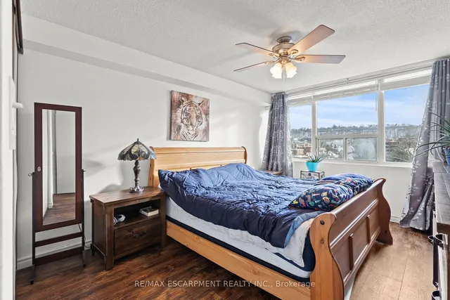 Additional image 20 of 120 Duke St Unit 805