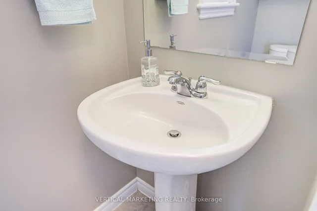 Additional image 23 of 119 Hazelton Ave