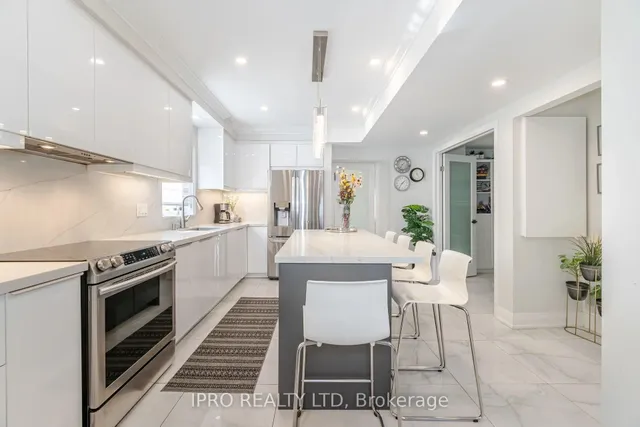 Additional image 12 of 528 Brock Ave