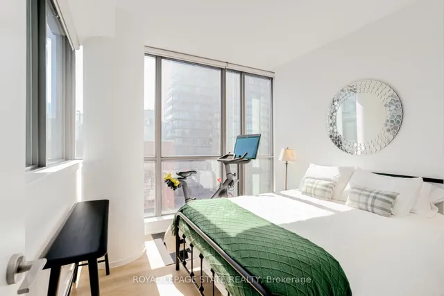 Additional image 21 of 8 Charlotte St Unit 1407