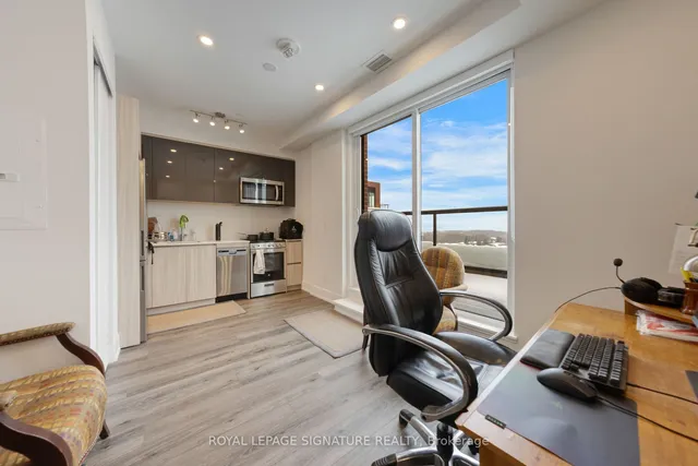 Additional image 8 of 3100 Keele St Unit 1214