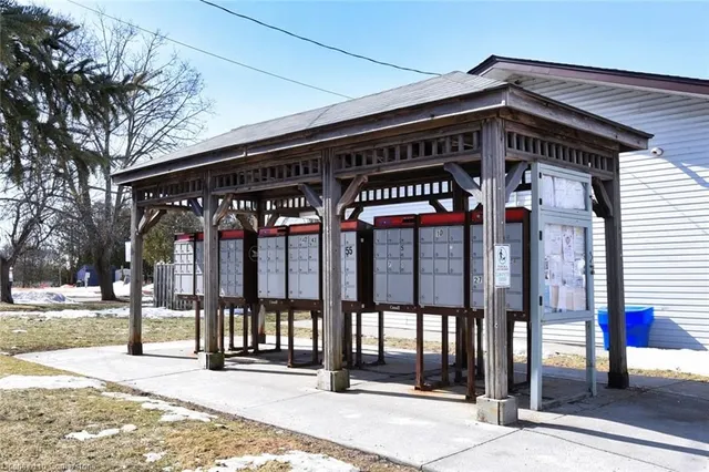 Additional image 26 of 133 Maple Cres