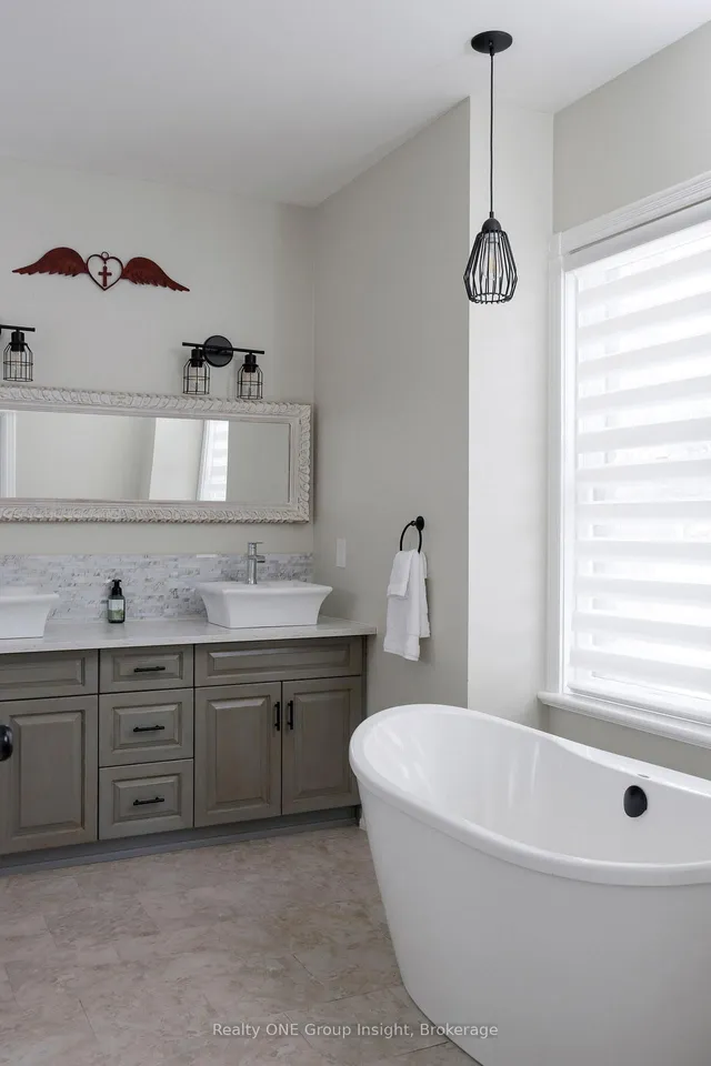 Additional image 20 of 652 Westbrook Rd