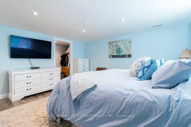 Additional image 28 of 3 Pleasant Ave