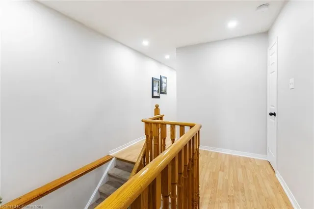 Additional image 35 of 25 Ural Cir