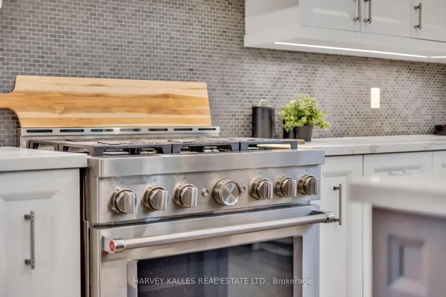 Additional image 32 of 29 Leland Ave