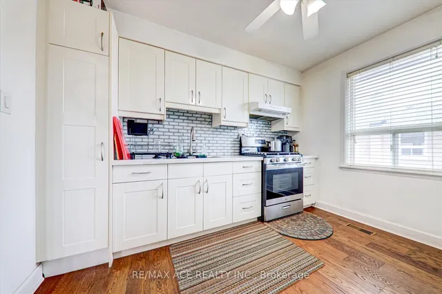 Additional image 27 of 12 Restever Gate