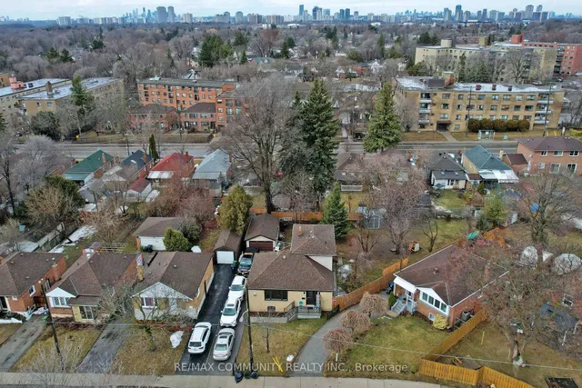 Additional image 36 of 142 Meighen Ave