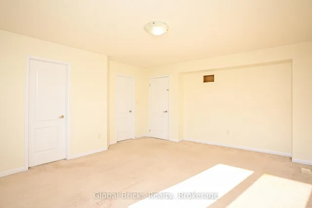 Additional image 30 of 37 Seafair Cres