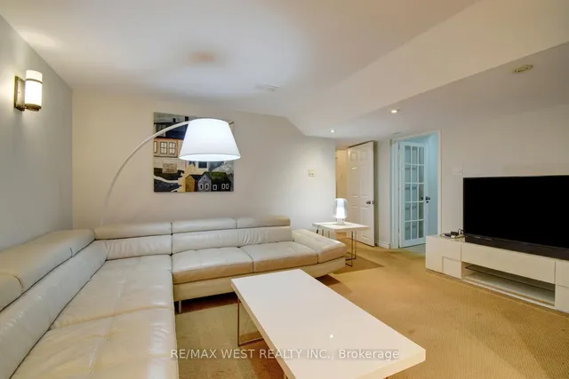 Additional image 26 of 2145 Country Club Dr Unit 6