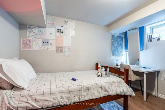 Additional image 26 of 124 WHITNEY Ave