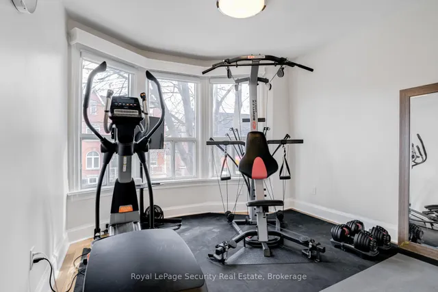 Additional image 22 of 204 Montrose Ave