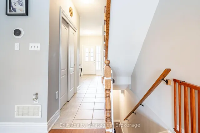 Additional image 8 of 15 Marina Point Cres