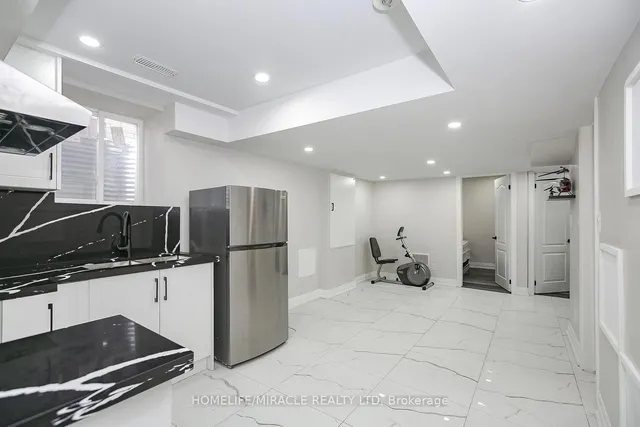 Additional image 40 of 5 Emily St