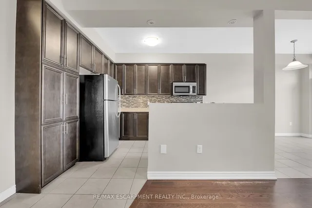 Additional image 8 of 12 Marina Point Cres