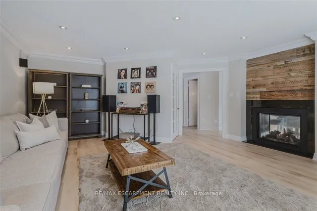 Additional image 19 of 954 Wintergreen Pl