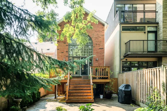 Additional image 36 of 74 Macpherson Ave