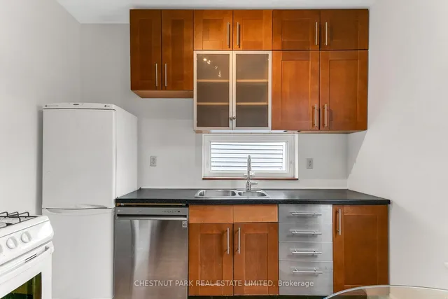 Additional image 24 of 131 Montrose Ave